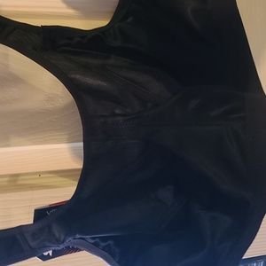 Shock Absorber Wireless Sports Bra 36DD/E